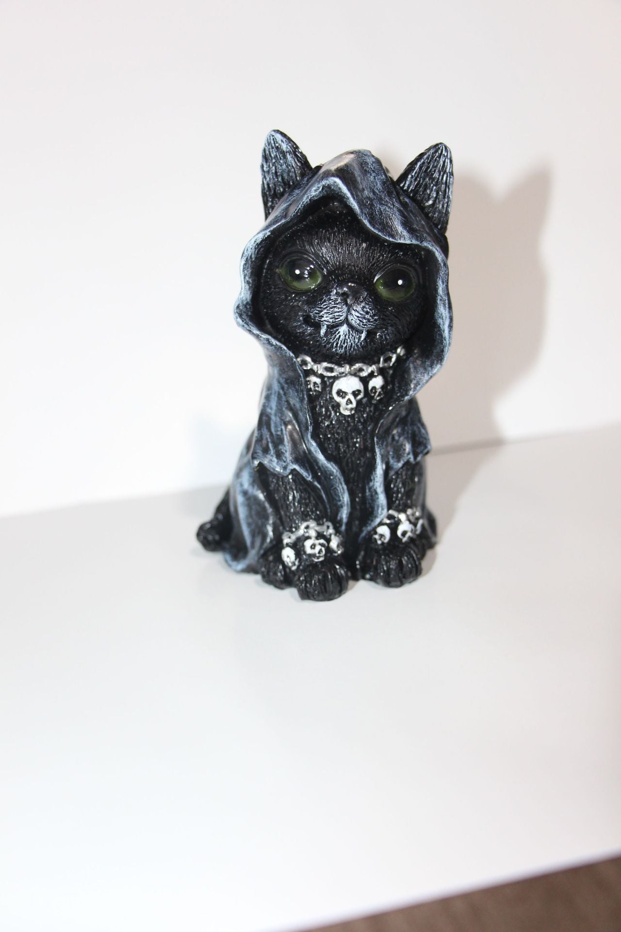 SIX - Black Cats